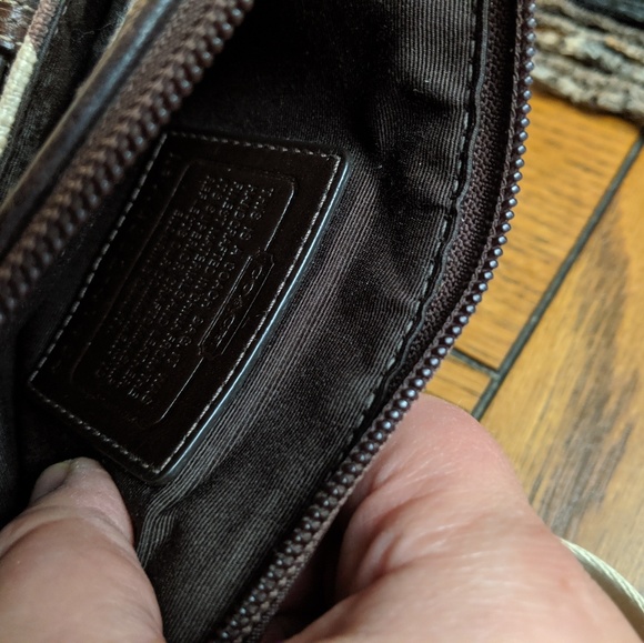 Coach Crossover - Picture 6 of 6